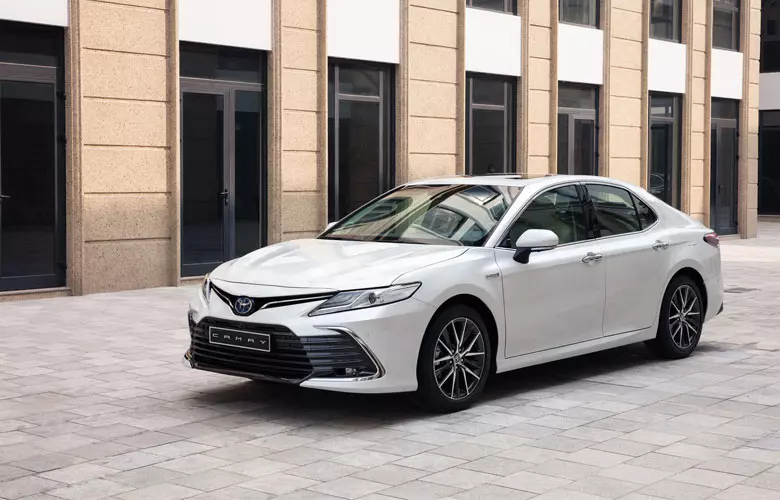 Giá phụ tùng ô tô Toyota Camry