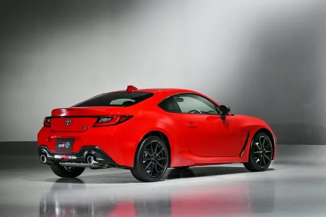 Toyota-GR-86-la-zang