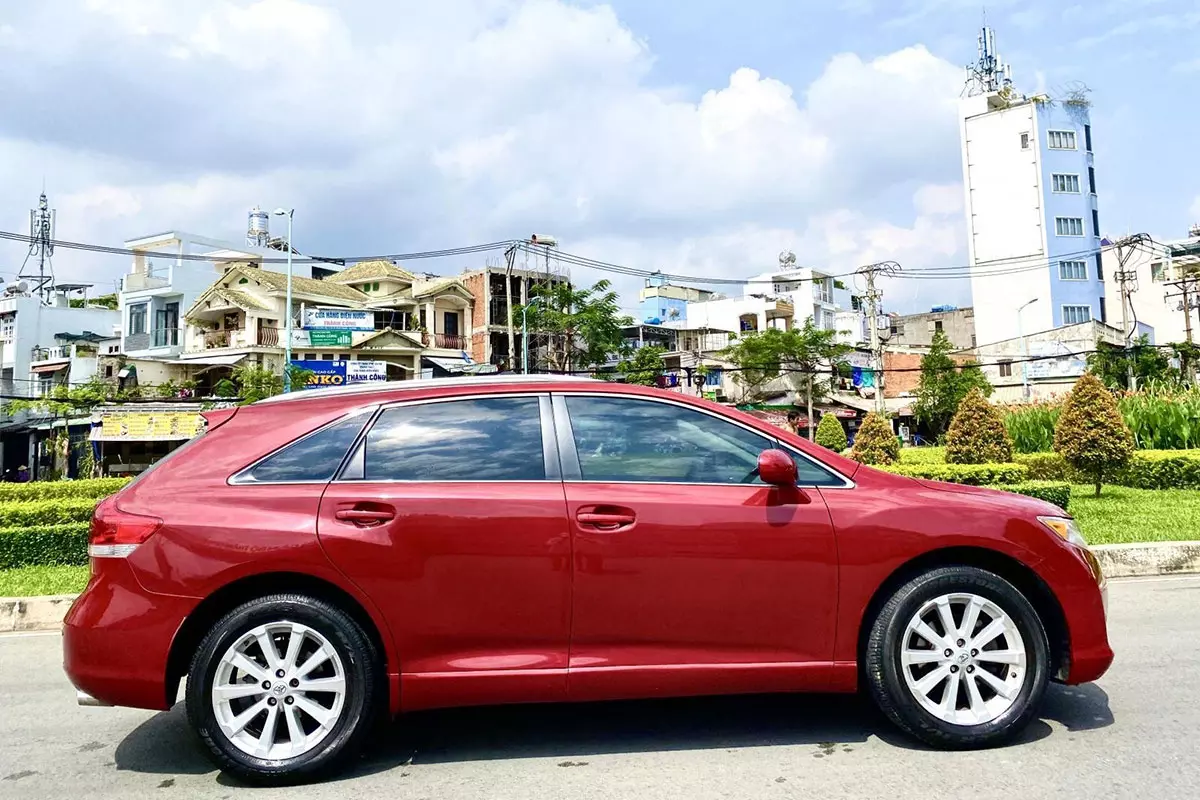 Ngoại hình tổng thể xe Toyota Venza 2010