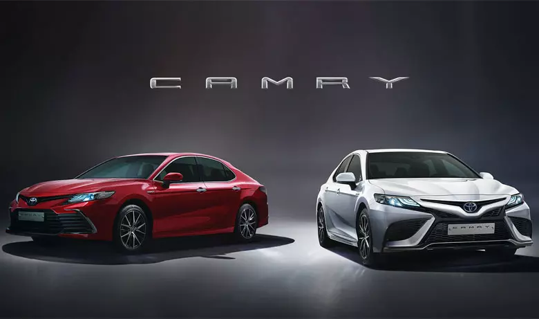 Toyota Camry bản hiện hành, đang bán tại Việt Nam