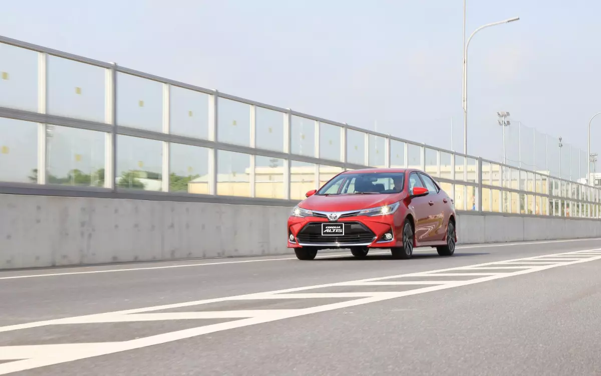 Giá lăn bánh Toyota Corolla Altis 2020