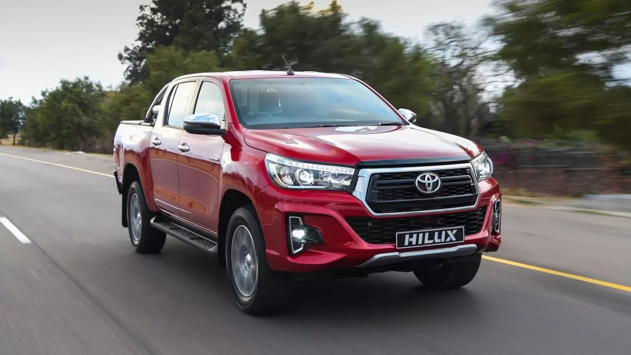 giá xe bán tải toyota hilux cũ