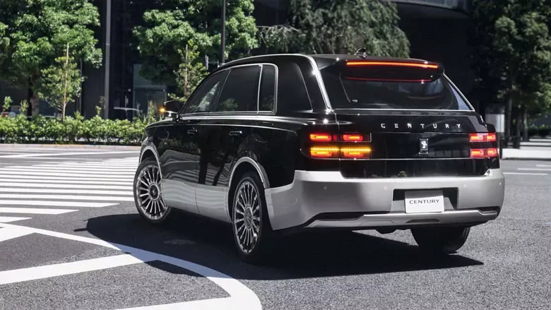 Động cơ vận hành Toyota Century SUV