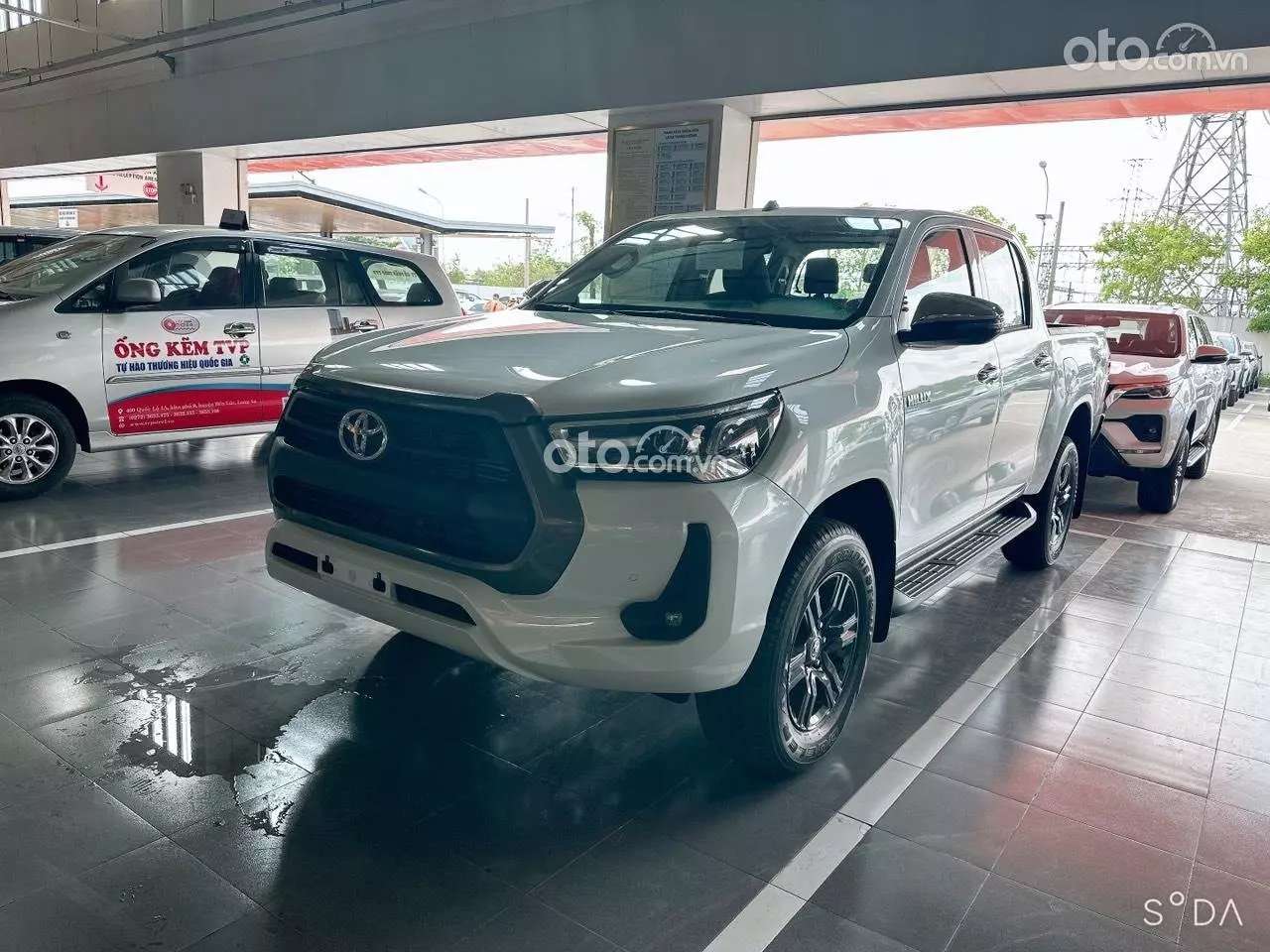 Thông số kỹ thuật xe Toyota Hilux 2023.