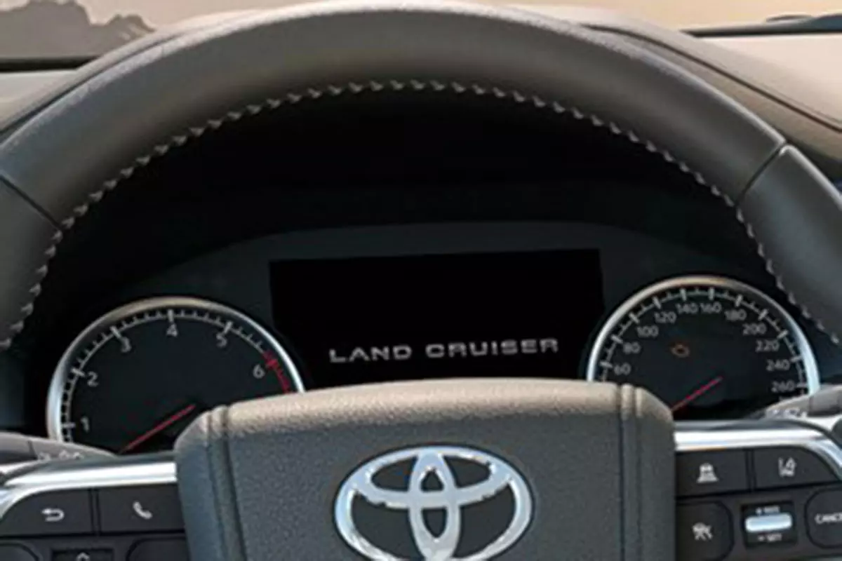 vô-lăng xe Toyota Land Cruiser 2022.