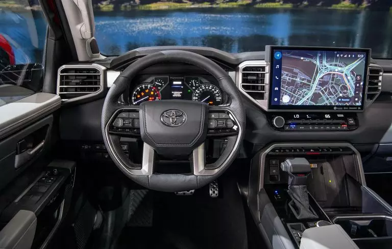 Vô-lăng xe Toyota Tundra 2022.