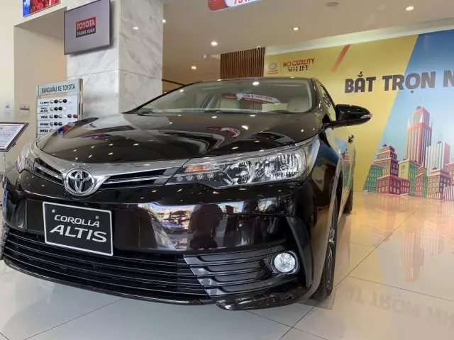 Nội thất xe Toyota Corolla Altis 2019