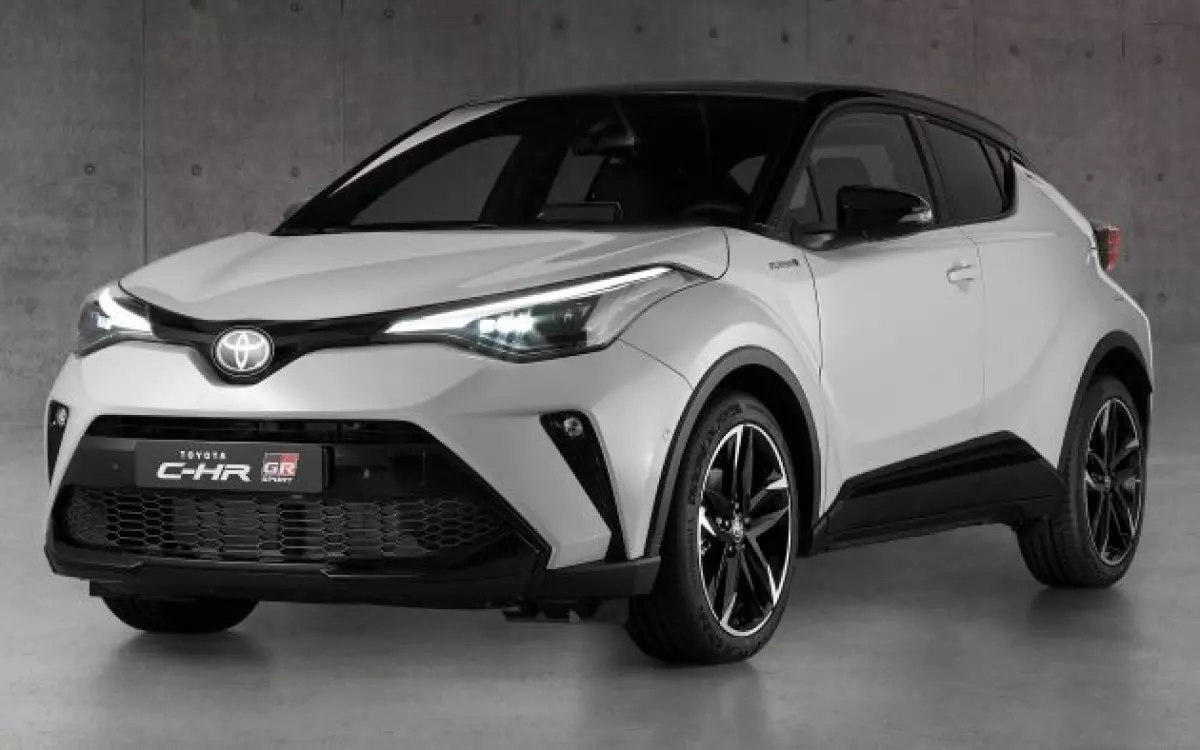 Toyota C-HR GR Sport 2021 chào giá 991 triệu đồng