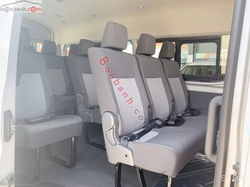 Cấu hình ghế ngồi trên Toyota Hiace 2022