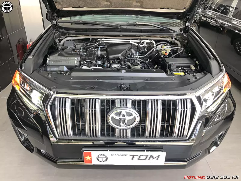 Khoang động cơ Land Cruiser Prado 2019