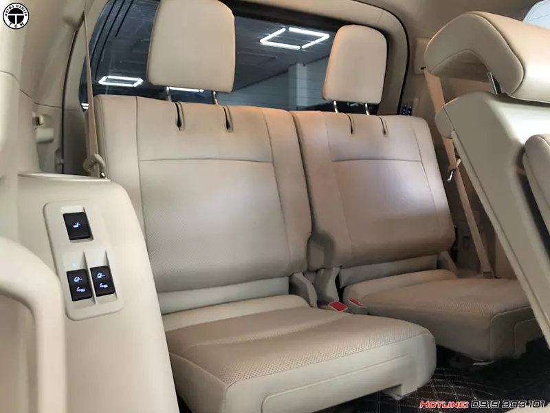 Không gian nội thất của Toyota Land Cruiser Prado