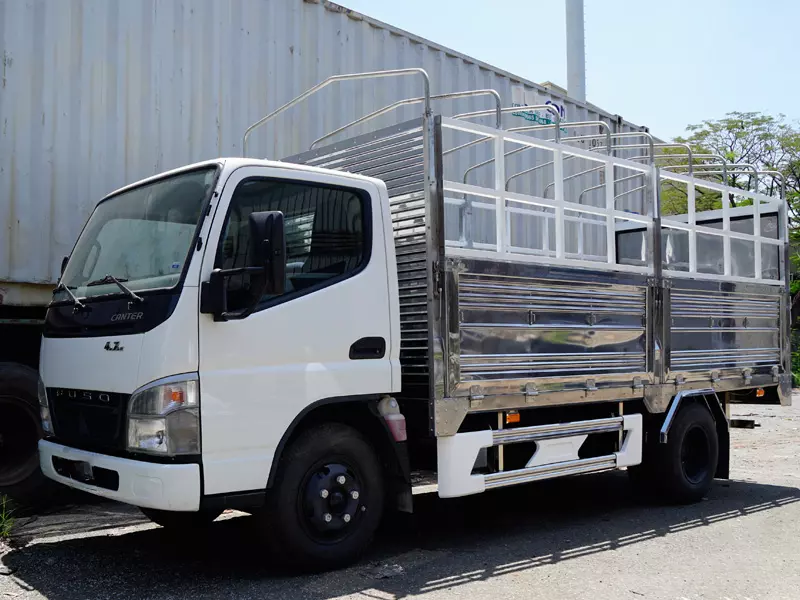 Xe tải FUSO CANTER 4.7LW