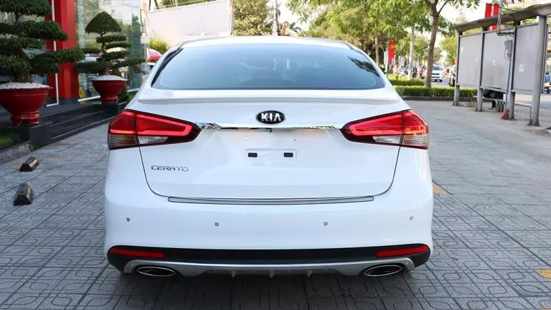 Chi tiết KIA Cerato 2018 phiên bản 1.6MT số sàn cho xe dịch vụ - Ảnh 3