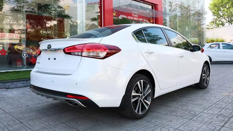 Chi tiết KIA Cerato 2018 phiên bản 1.6MT số sàn cho xe dịch vụ - Ảnh 4