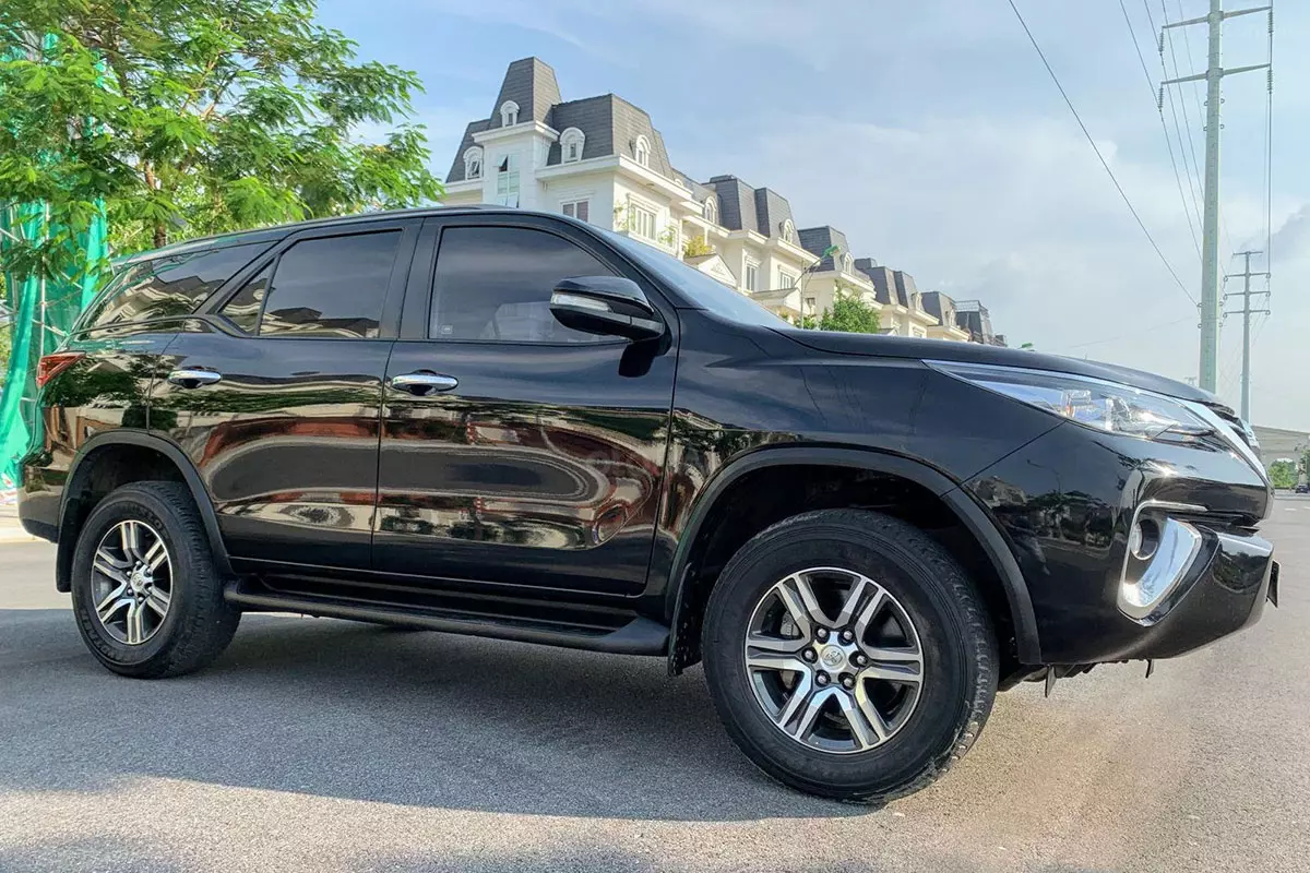 Toyota Fortuner 2017 bản 2.7 4x2 AT rao bán 835 triệu đồng