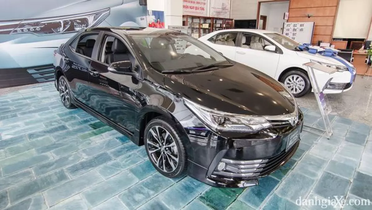 Giá lăn bánh các phiên bản Toyota Corolla Altis 2019 tại Việt Nam