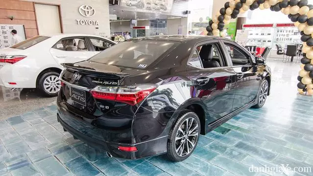 Giá lăn bánh các phiên bản Toyota Corolla Altis 2019 tại Việt Nam