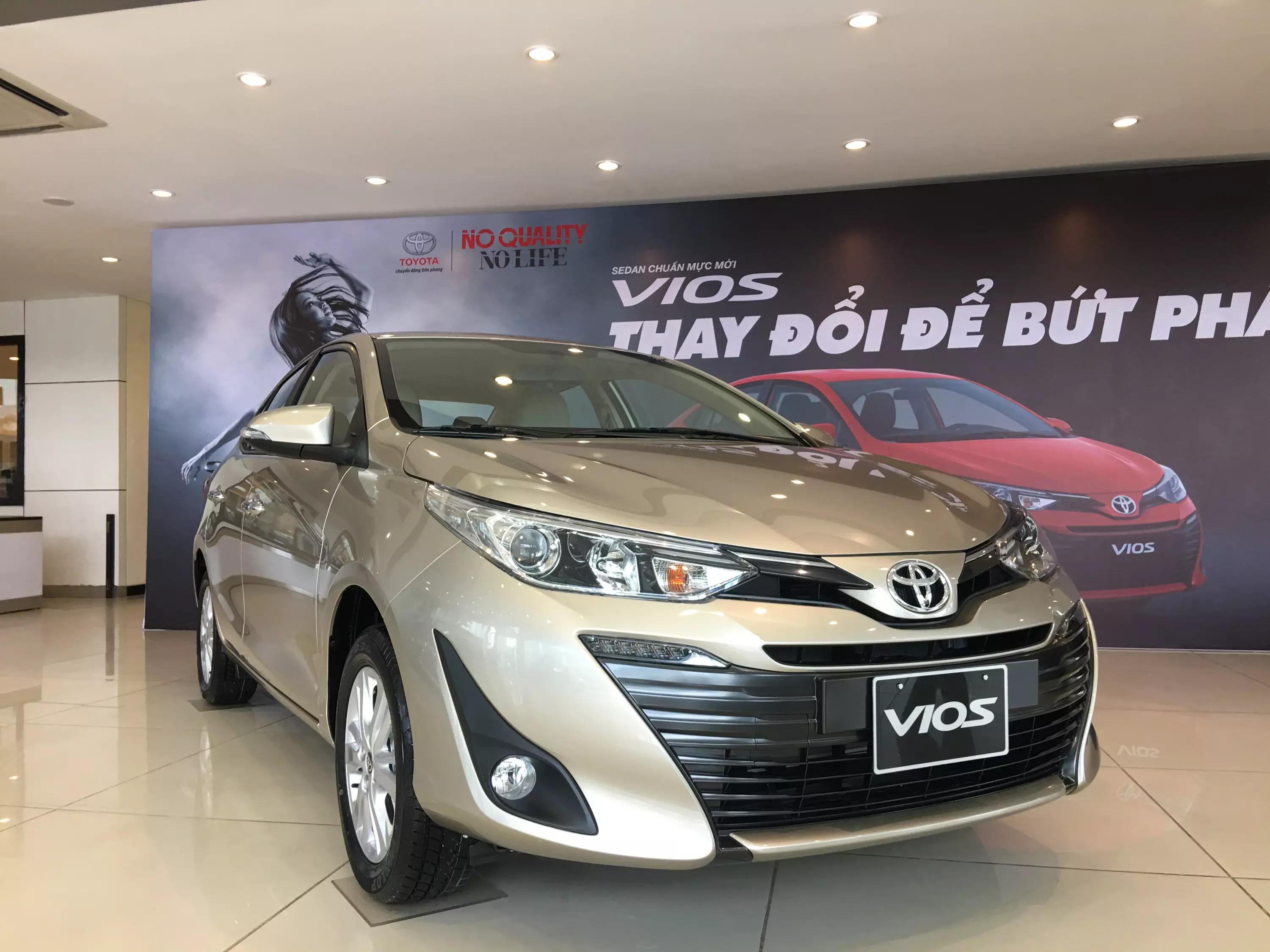 Vios G có đèn LED chiếu sáng ban ngày