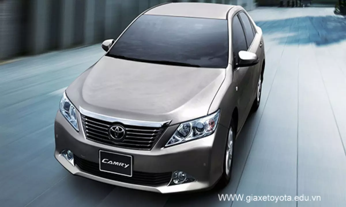 Toyota Camry - Nâu Vàng