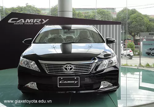 Toyota Camry - Màu Đen