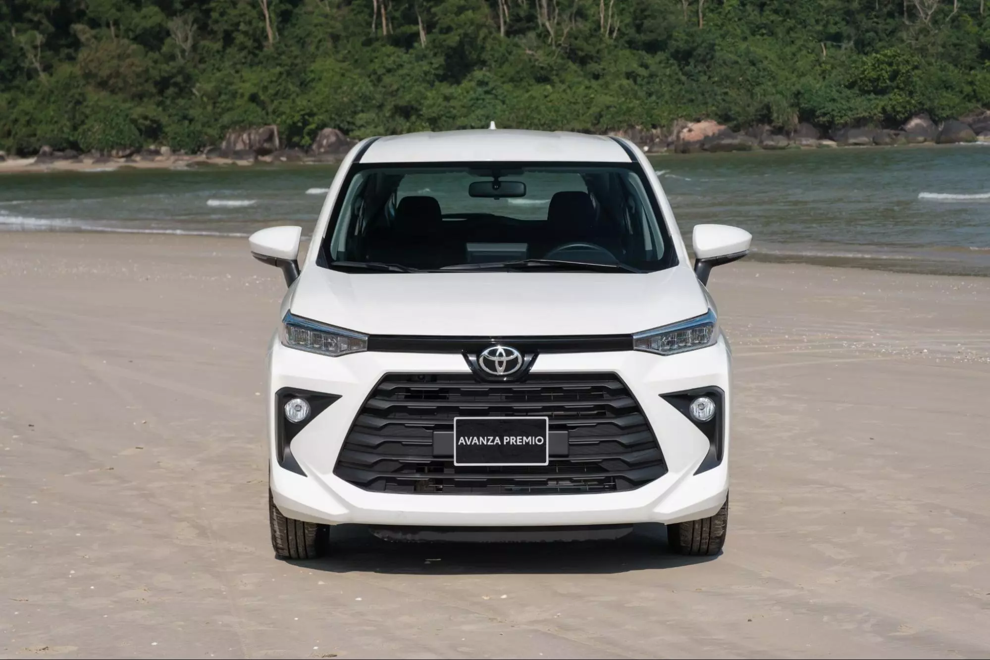 Thiết kế đầu xe Toyota Avanza Premio 2023