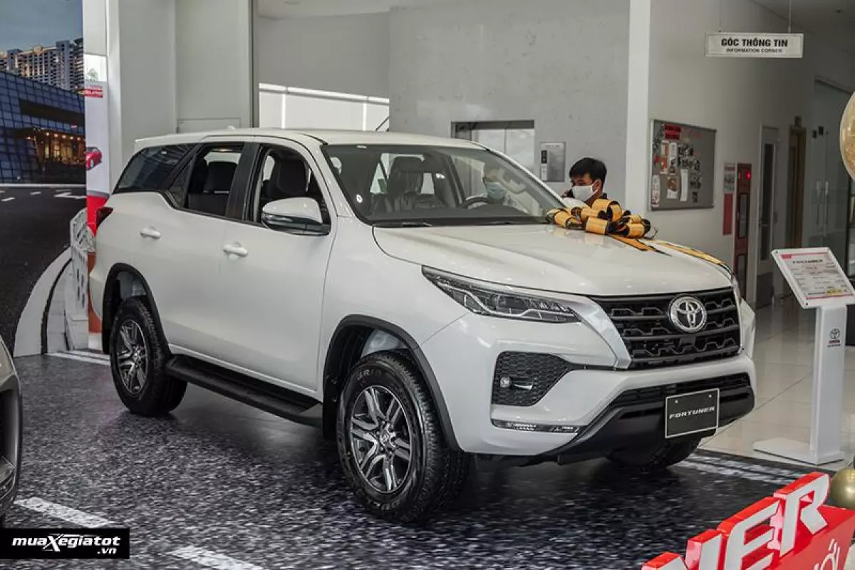 danh-gia-xe-toyota-fortuner-may-dau-so-san-2021-muaxegiatot-vn