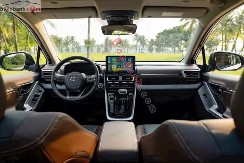 Cabin Toyota Innova Cross 2024