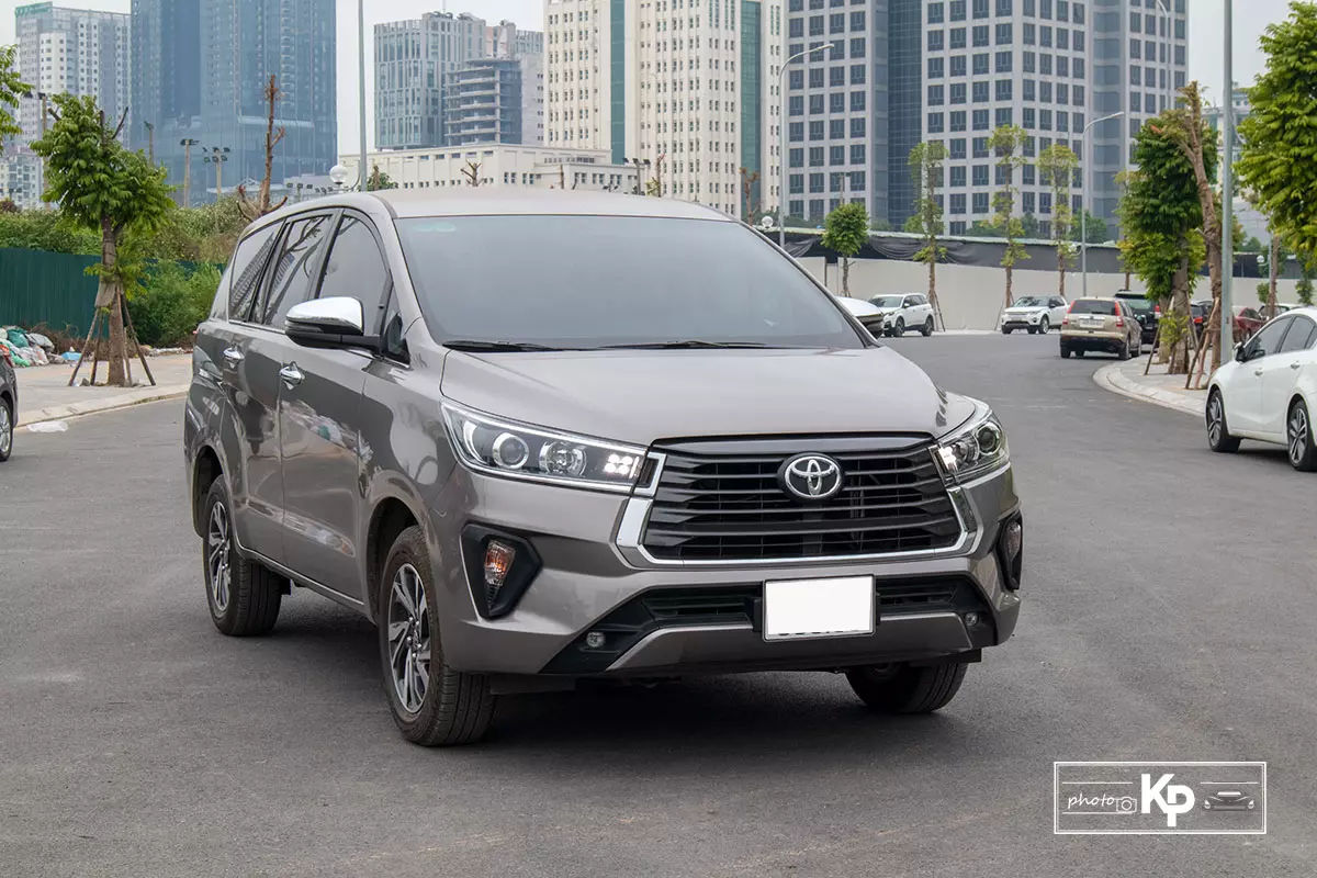 Ảnh Đầu xe xe Toyota Innova 2.0G 2021