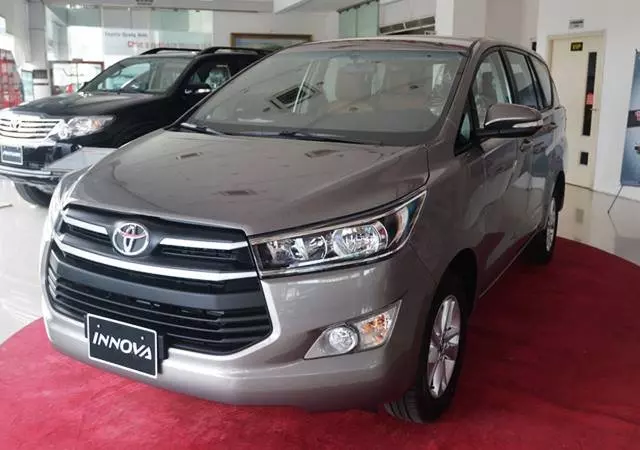 Khoang nội thất Toyota Innova 2018 cũ