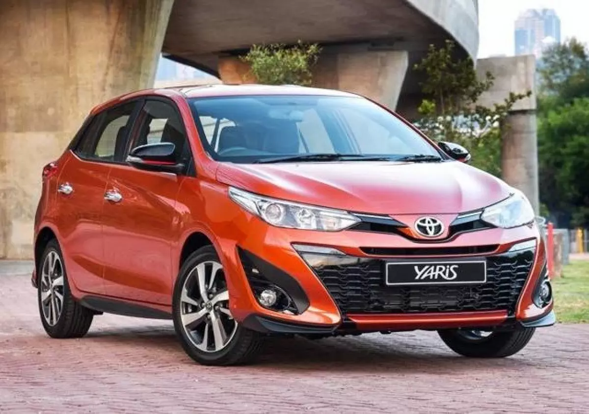 Xe Toyota Yaris 2019 màu vàng chanh