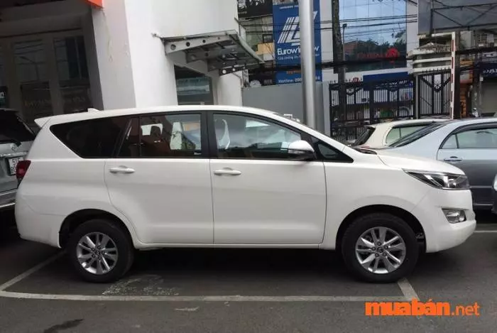 Toyota Innova 2016 với thiết kế thân thiện, nội thất tiện nghi