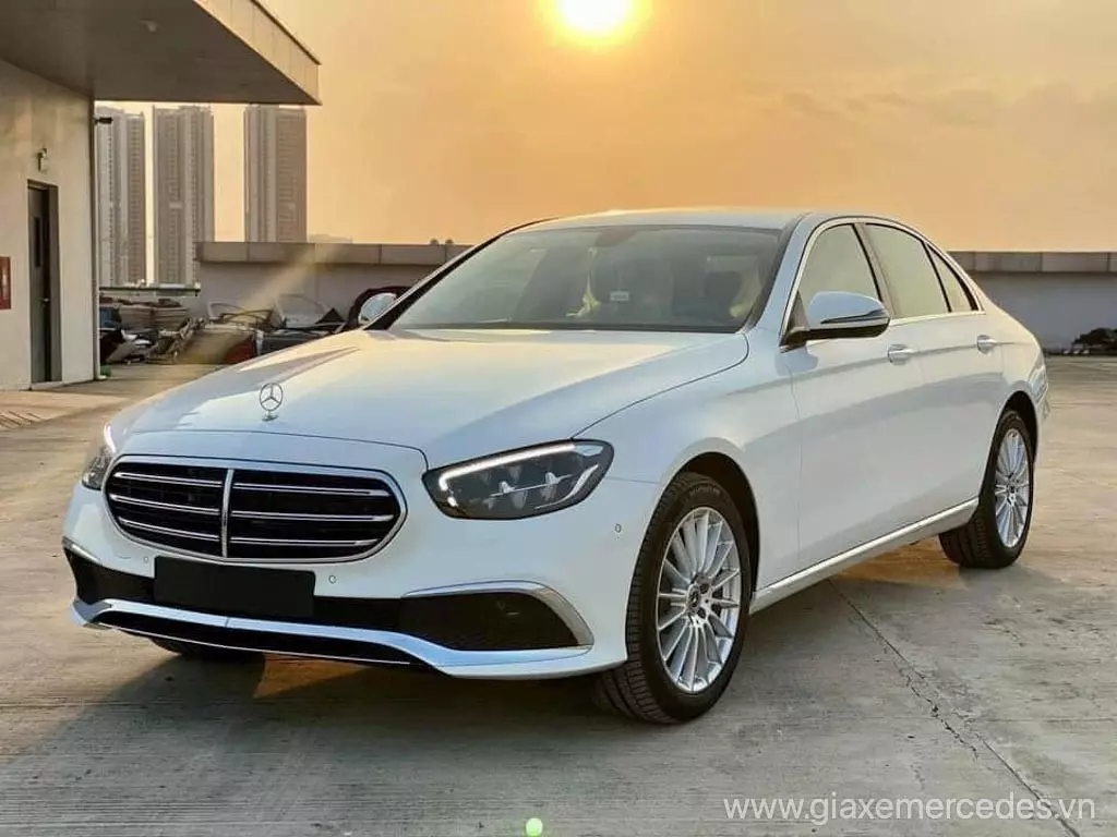 gia xe mercedes e class