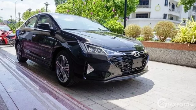 hyundai-elantra