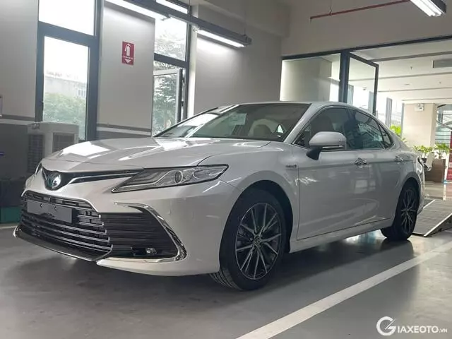 Toyota-Camry-2022-ngoai-that