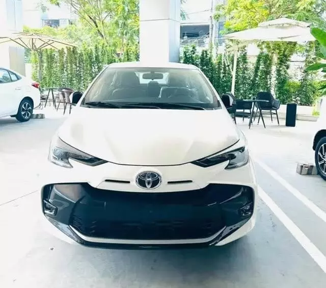 Toyota-Vios-2023-den-pha