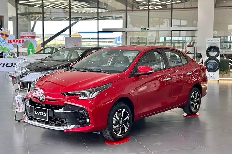 Toyota Vios 2023 phiên bản nâng cấp với sự thay đổi nhẹ về thiết kế và bổ sung thêm trang bị