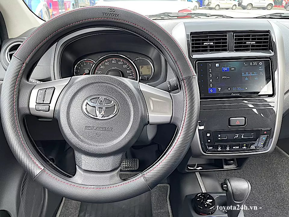 Nội thất xe Toyota Wigo 1.2AT 2022