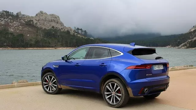 Giá xe Jaguar F-Pace