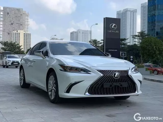 Lexus-ES250-F-Sport-ngoai-that