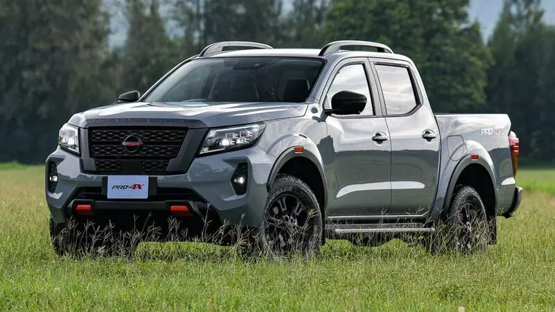 Xe Nissan Navara