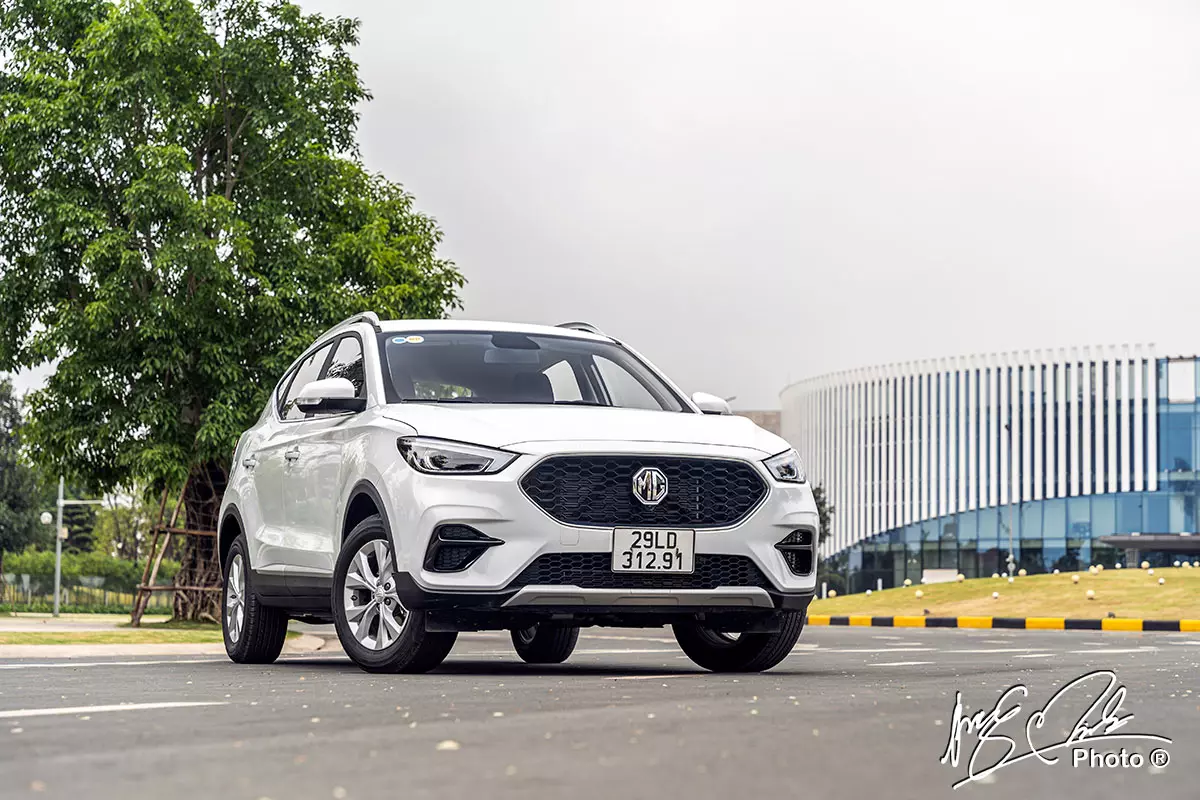 đánh giá xe MG ZS STD+ 2021.