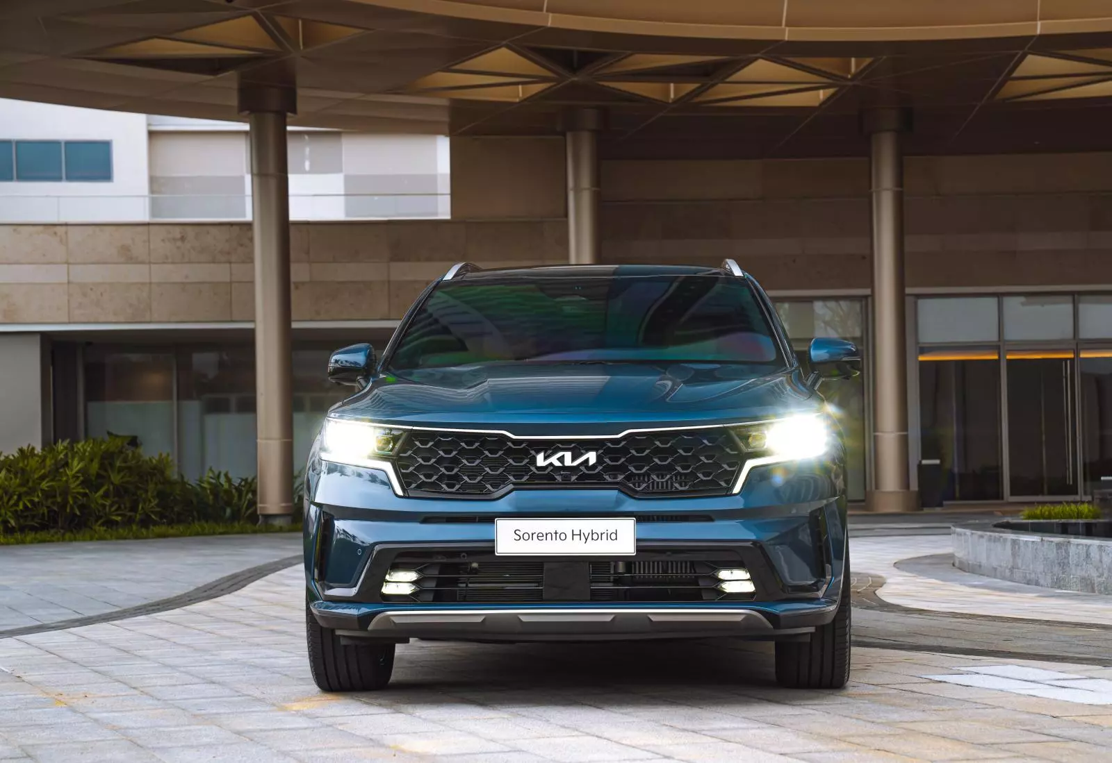 Những điểm thú vị trên KIA Sorento HEV 2023 mới ra mắt Việt Nam.