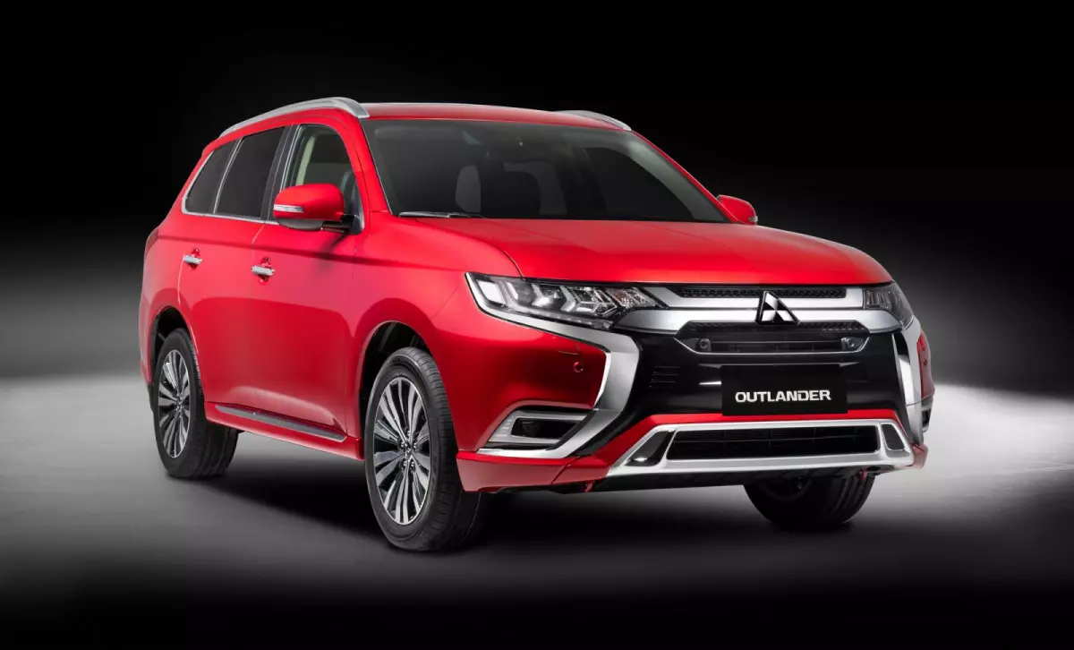 Giá xe Mitsubishi Outlander 2022.