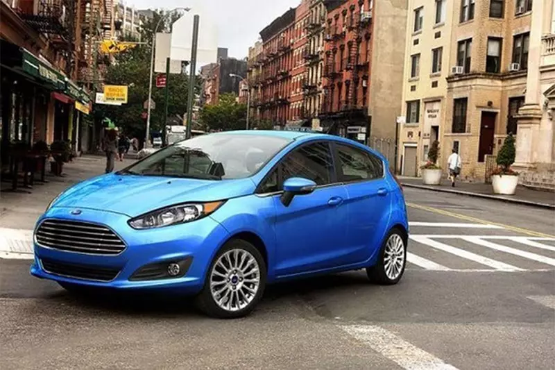 Xe ô tô cũ giá rẻ dưới 150 triệu Ford Fiesta có thiết kế đẹp mắt và hiện đại