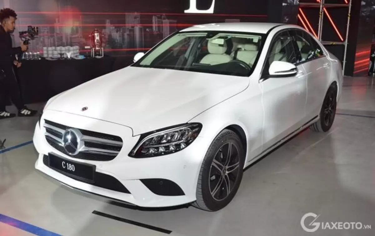 Mercedes Benz C180 ra mắt tại Việt Nam