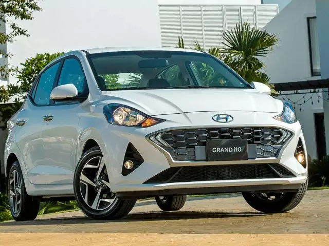 Hyundai Grand i10 là mẫu xe cỡ nhỏ thuộc phân khúc xe hạng A.