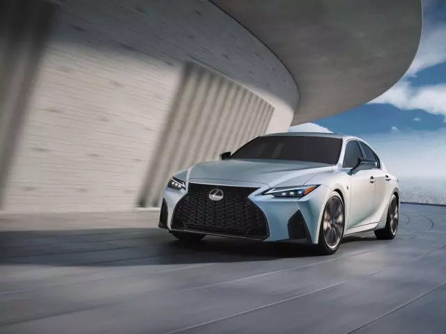 Giá xe Lexus hiện nay bao nhiêu?