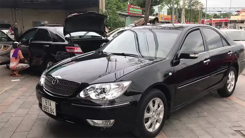 Xe ô tô cũ giá rẻ dưới 300 triệu Toyota Camry