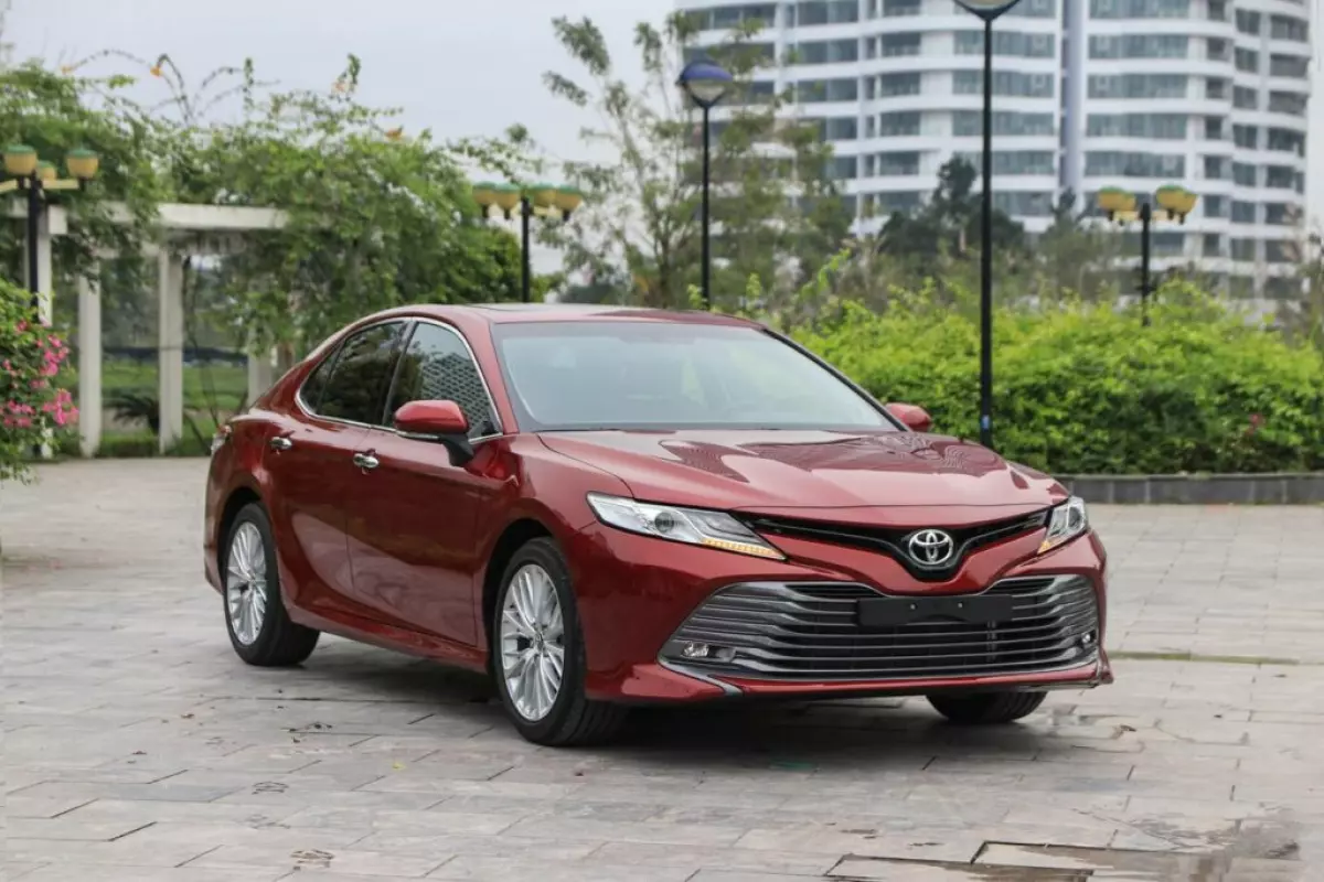 Phụ kiện xe Toyota Camry chính hãng