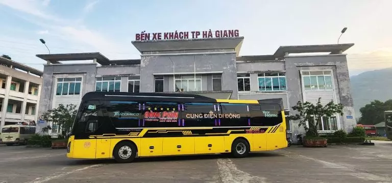 Nhà xe Bằng Phấn có kinh nghiệm hoạt động trong lĩnh vực vận tải lâu năm và được nhiều hành khách tin tưởng và đồng hành